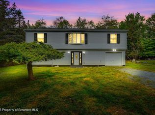 6507 Runnymead Ln, Tobyhanna, PA