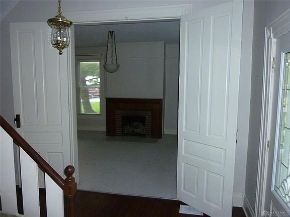 5th image of 91 W Franklin St