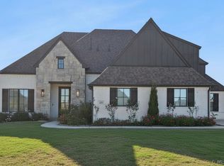 6131 N Creekwood Dr, Owasso, OK 74055