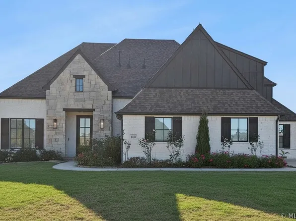 6131 N Creekwood Dr, Owasso, OK 74055