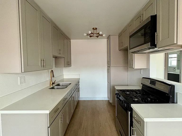 611 Walnut Ave #1 — Photo 3