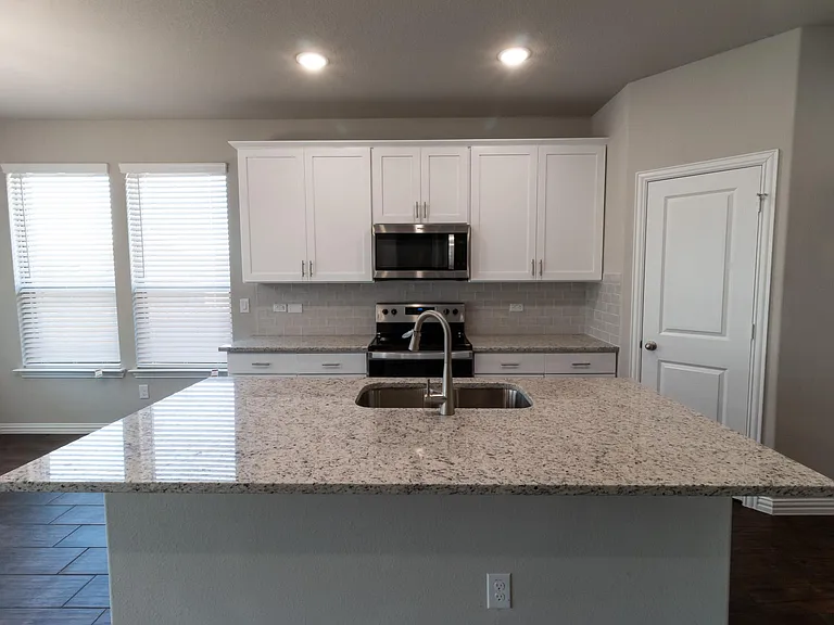 507 Reatta Dr — Photo 12