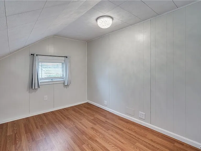 822 Lawrence St — Photo 31