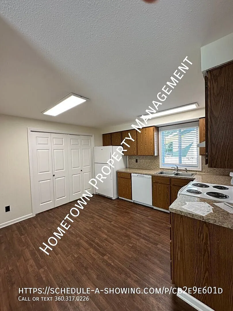 3-Bedroom Rambler in Downtown Olympia with Modern Upgrades & Spacious Yard — Photo 3
