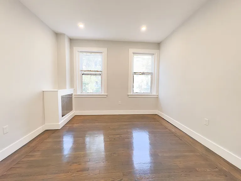 32 Queensberry St #7 — Photo 12
