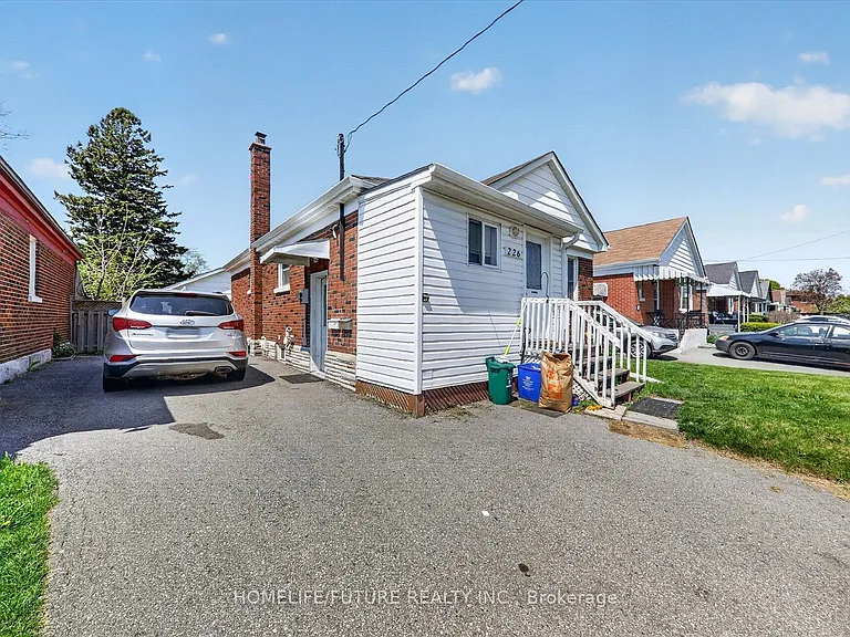 226 Wilson Rd S — Photo 3