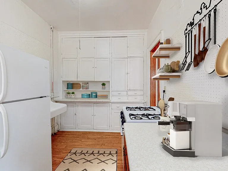 The Breton Apartments — Photo 4