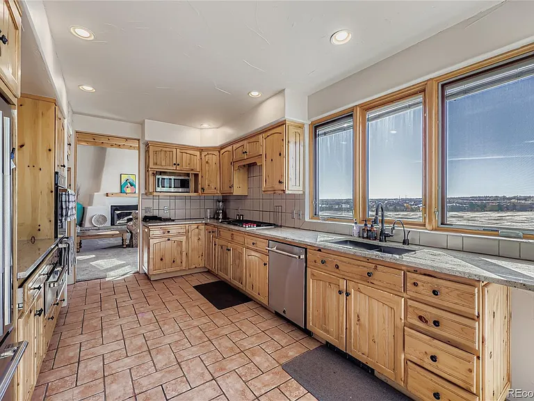 1764 Mesa Ridge Ln — Photo 12