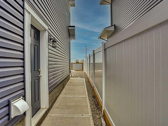 4th image of 58 W Ranchers Vw