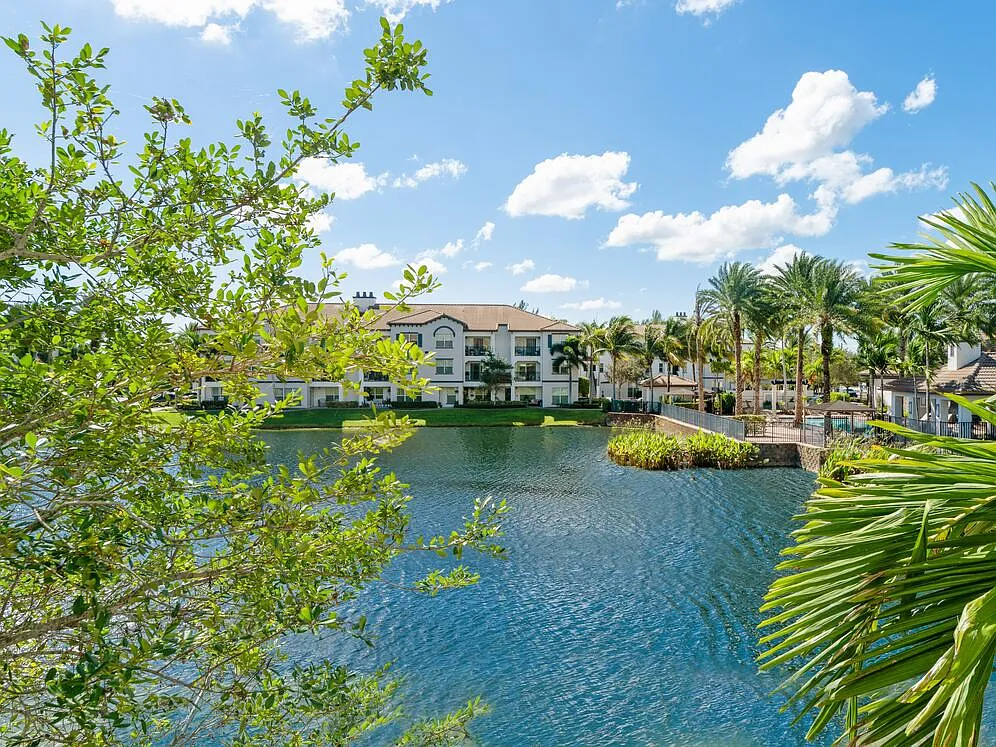 Avalon Coconut Creek — Photo 4