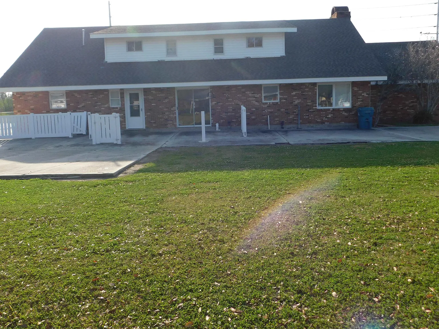 4 bed, 3700 sqft, $2,500 — Photo 4