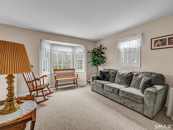 4th image of 80 Perry Drive