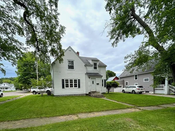 618 W Fleshiem St, Iron Mountain, MI 49801