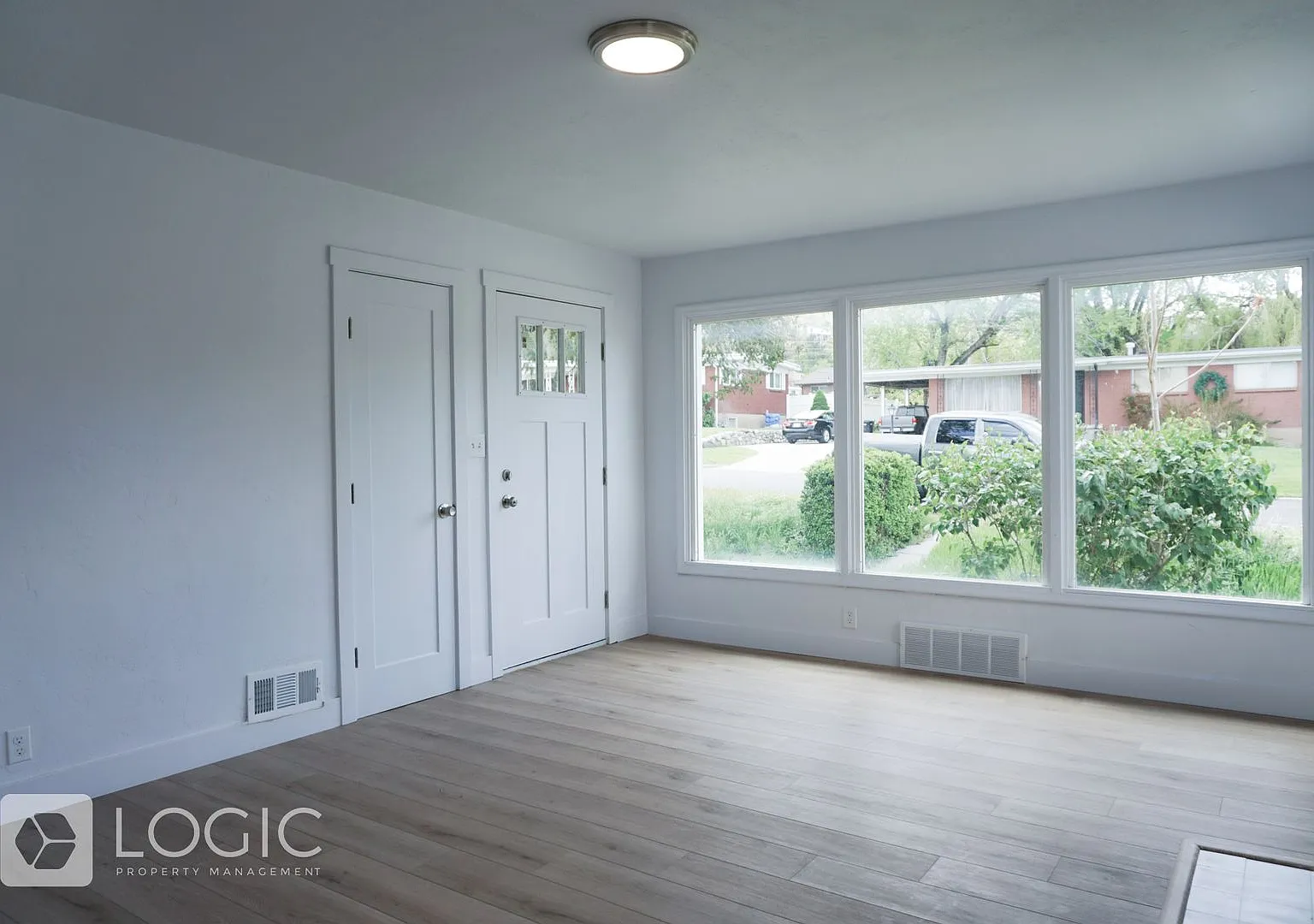 3 Bed / 1 Bath Upper-Level Home for Rent in Bountiful, UT — Photo 4