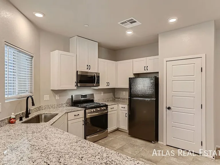 4479 Sapphire Moon Ave — Photo 3