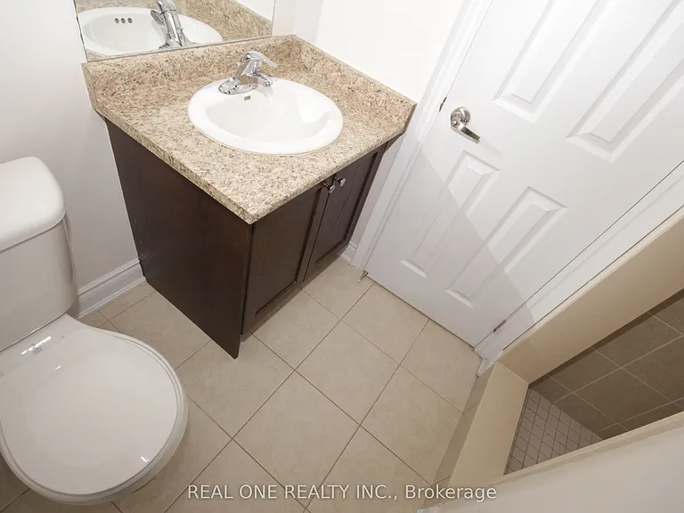7 Slingsby Ln — Photo 14