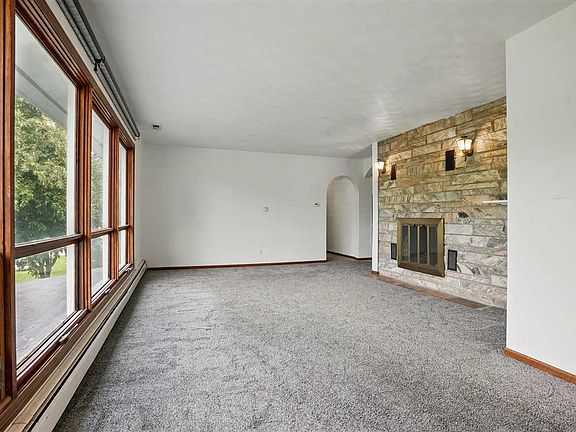 3rd image of 705 S Avenue B