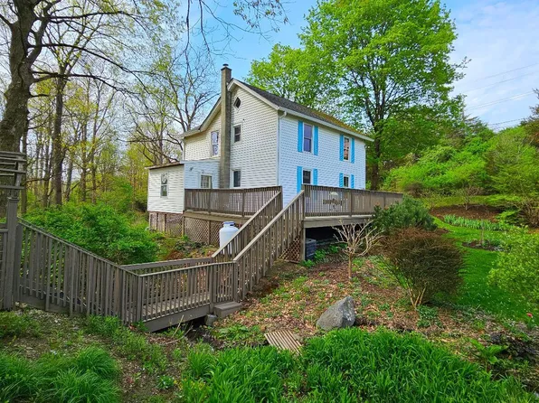 82 County Route 9, Ghent, NY 12075