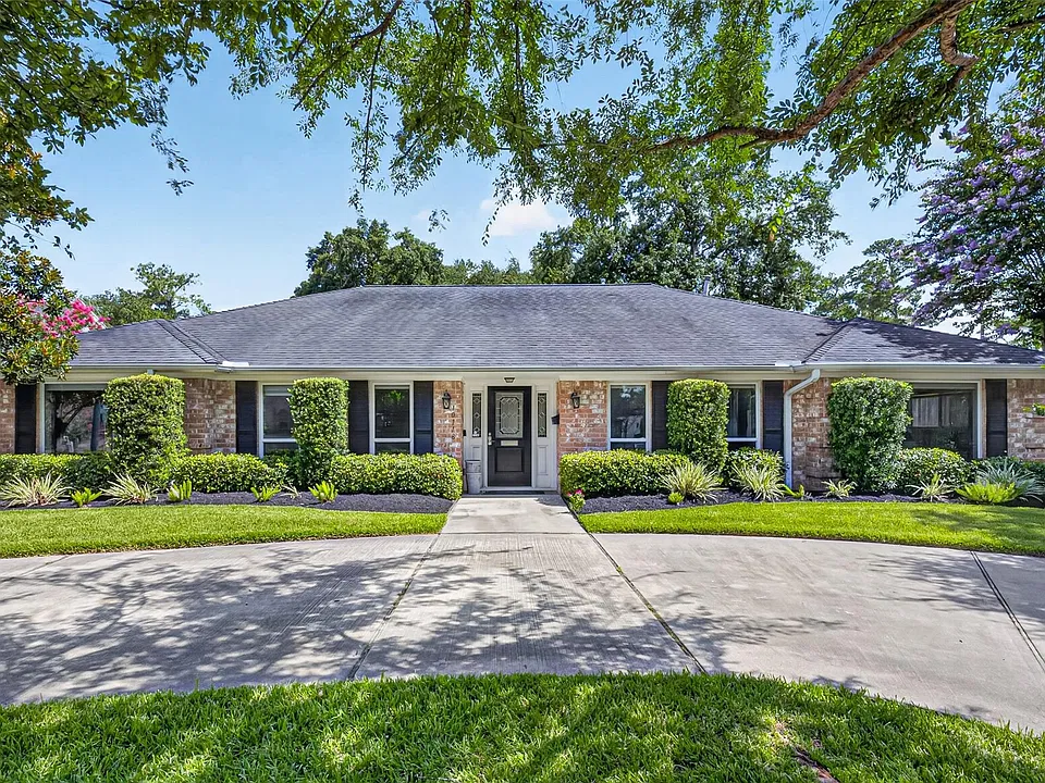 10118 Briar Forest Dr