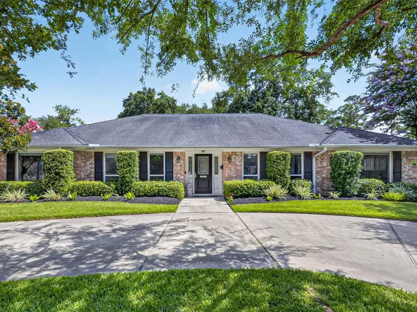 10118 Briar Forest Dr, Houston, TX 77042