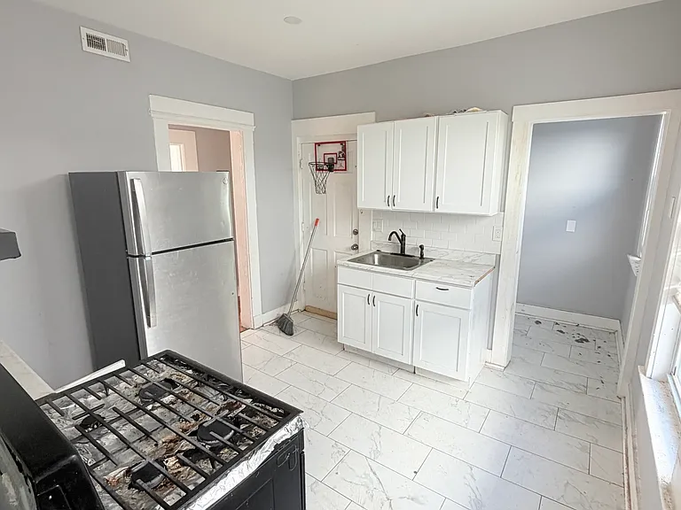 161 Lamberton St #3 — Photo 6