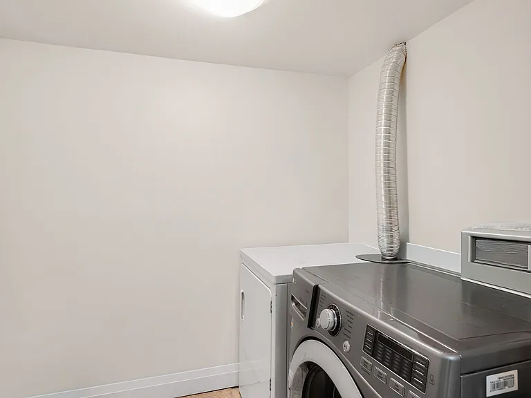 2900 Tradewind Dr #BASEMENT — Photo 10