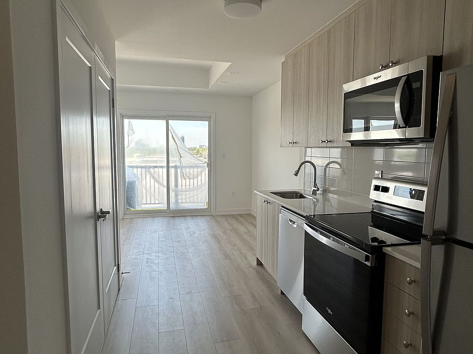 1st image of 25 Palace St #P11