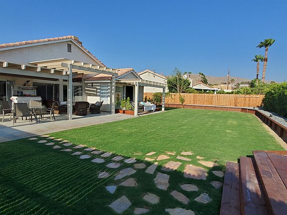 2nd image of 65931 Avenida Pico