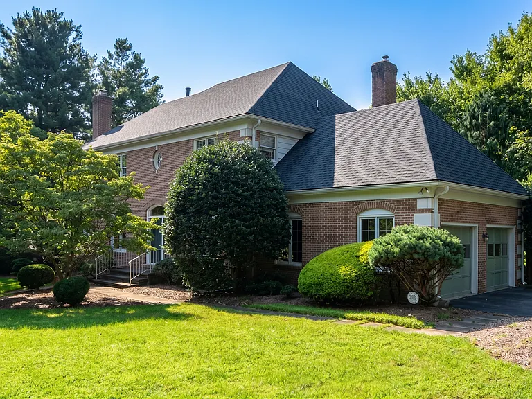 26 Holly Leaf Ct — Photo 2