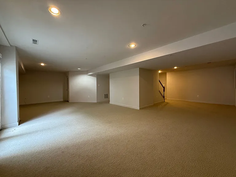 4415 Medallion Dr — Photo 46