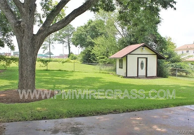 59 Andrews Dr — Photo 36