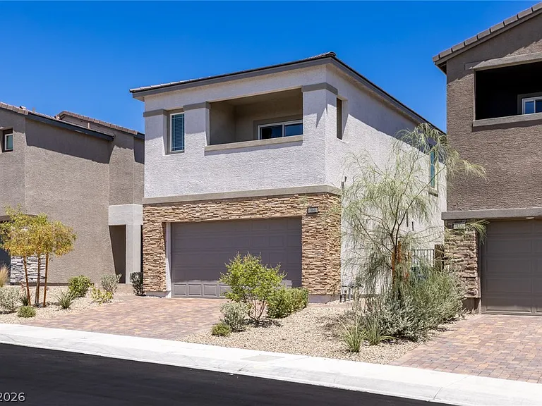 360 Great Ocean Ave — Photo 2