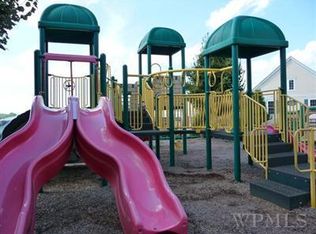 17 Heirloom Ln, Port Chester, NY 10573