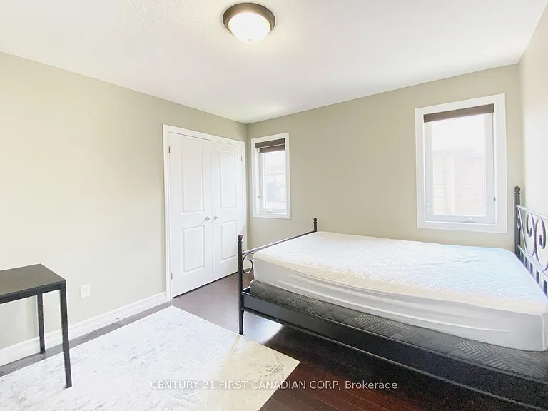 858 Roulston St — Photo 7