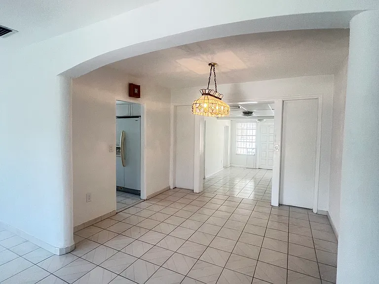 2027 SW 23rd St #2027 — Photo 12