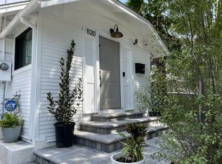 1120 S Barrington Ave, Los Angeles, CA 90049
