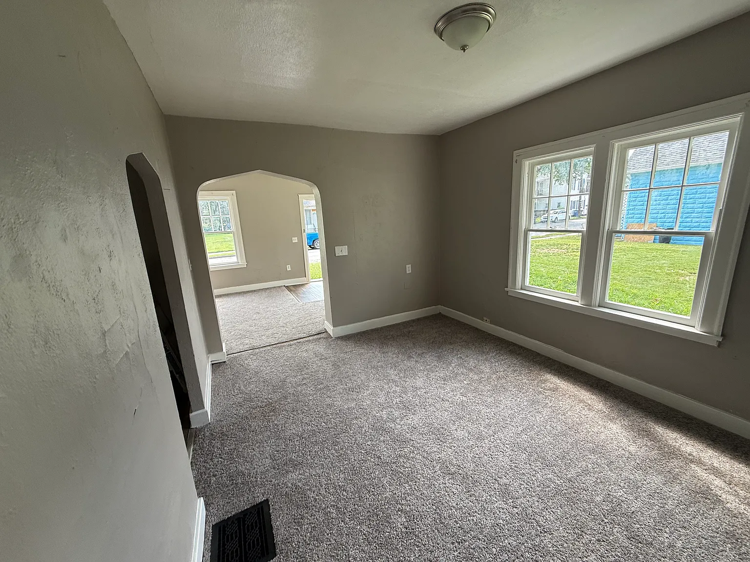 3 bed, 1408 sqft, $895 — Photo 3
