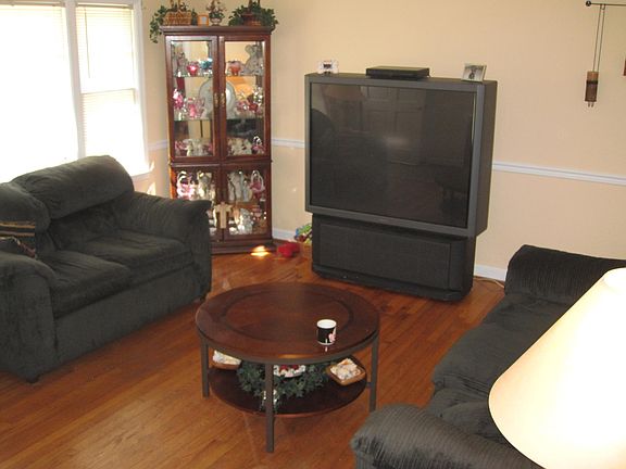 living room (furniture not included)