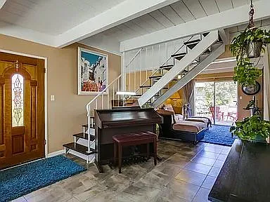 1 bed, 1.0 bath, $1,200 — Photo 2
