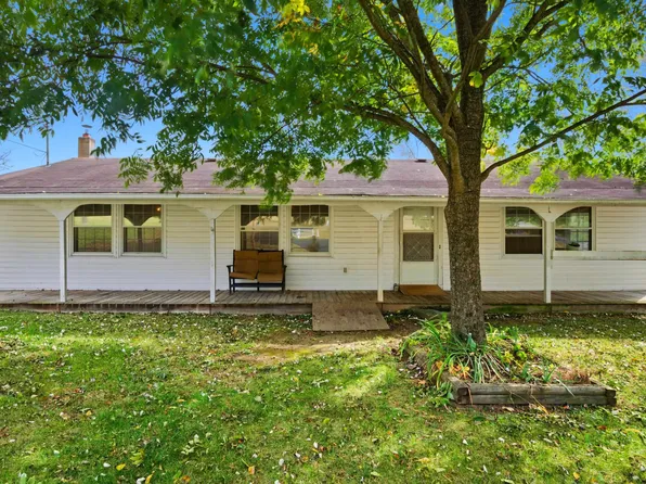 108 Post St, Narrows, VA 24124