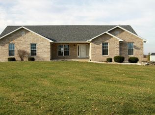 801 Bauer Rd, Troy, IL 62294