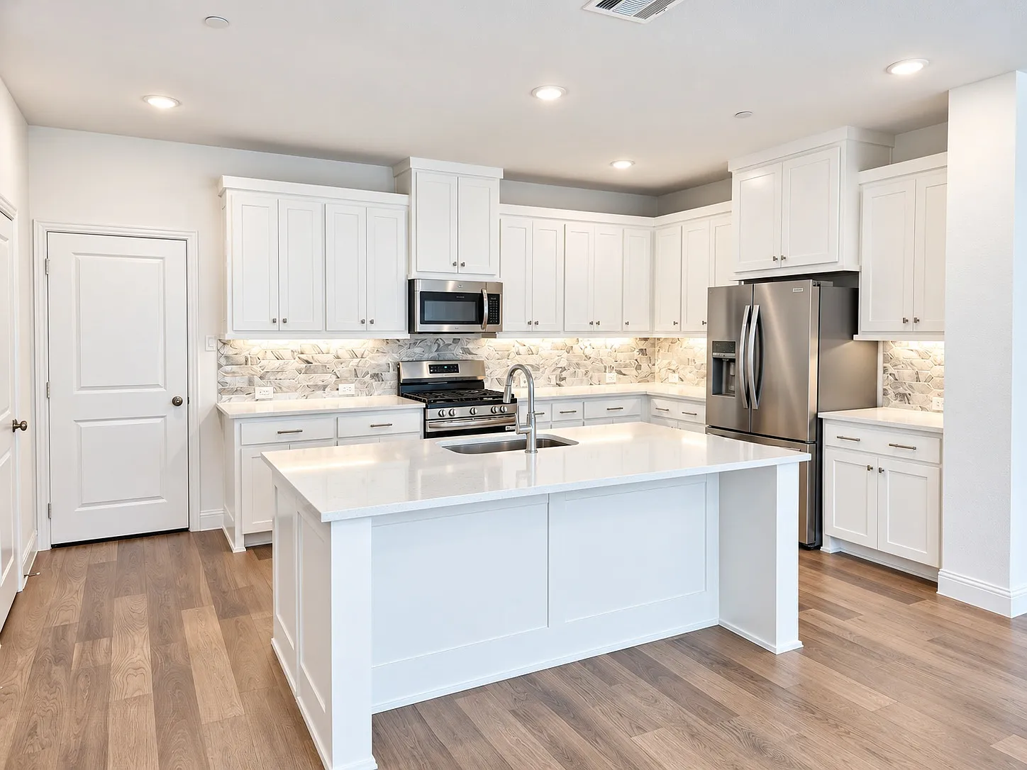 3 bed, 1859 sqft, $2,800 — Photo 3
