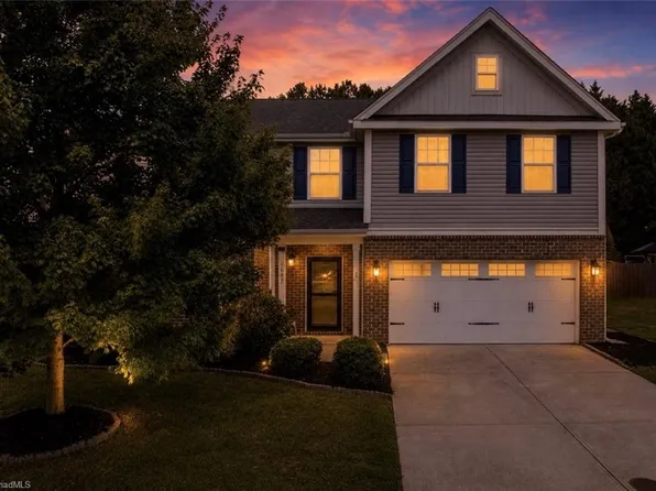 1602 Running Deer Dr, Kernersville, NC 27284