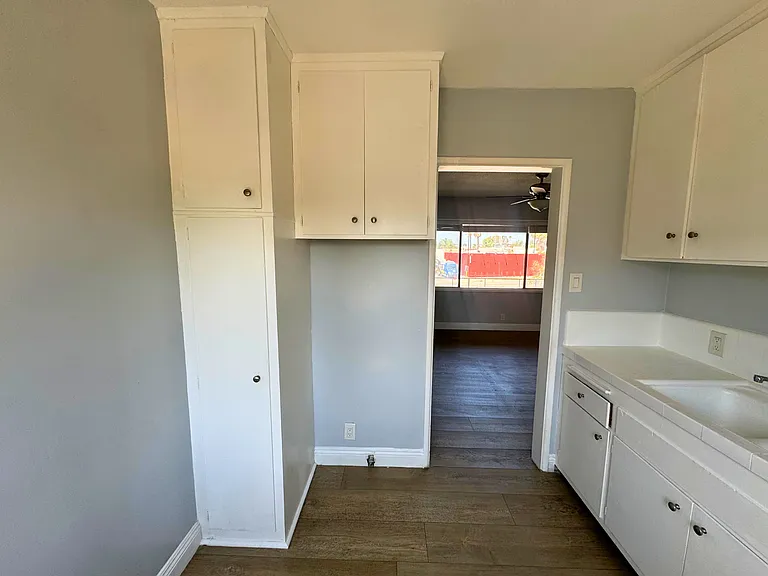 6710 S La Cienega Blvd #1 — Photo 8
