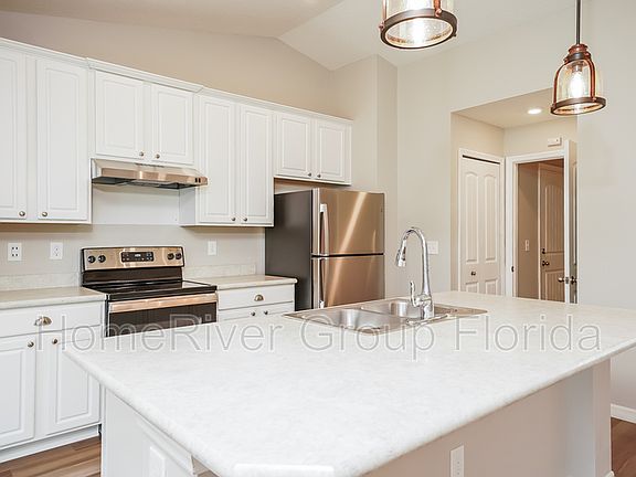 5th image of 3043 SW Lucerne St
