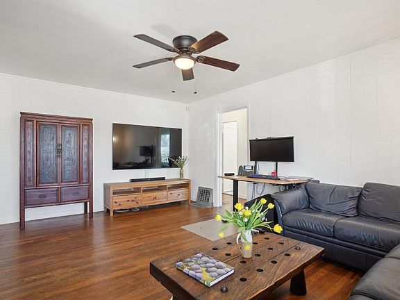 5th image of 2716 Laurel Street