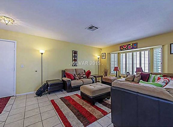 3rd image of 7508 Crystal Isle Way