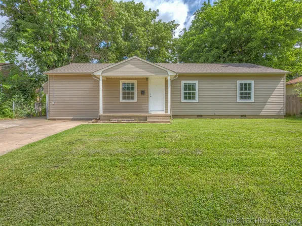 107 W 7th St, Owasso, OK 74055