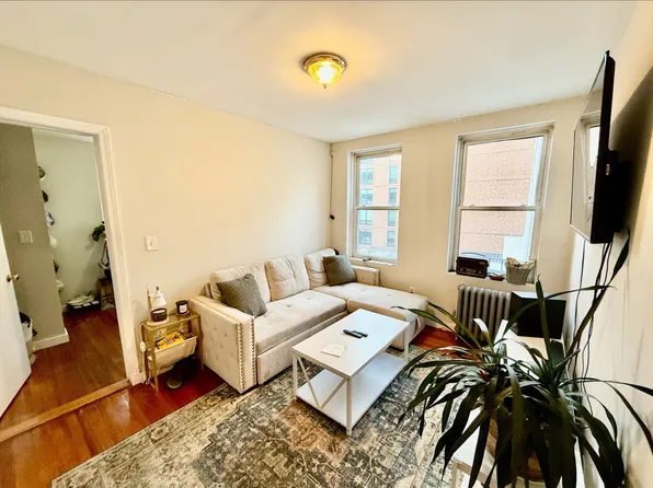 224 Hanover St, Boston, MA