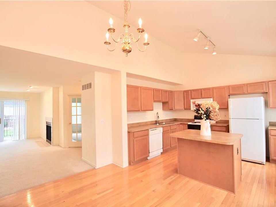 1st image of 802 Sandalwood Dr #1
